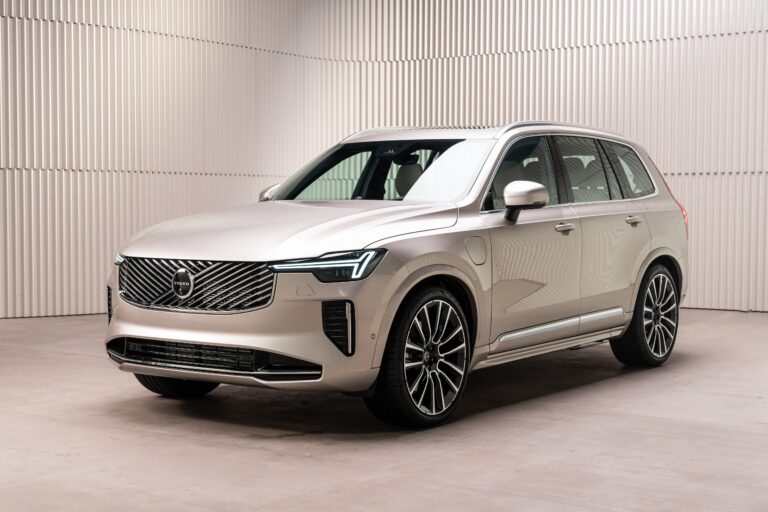 New Volvo XC90: studio still