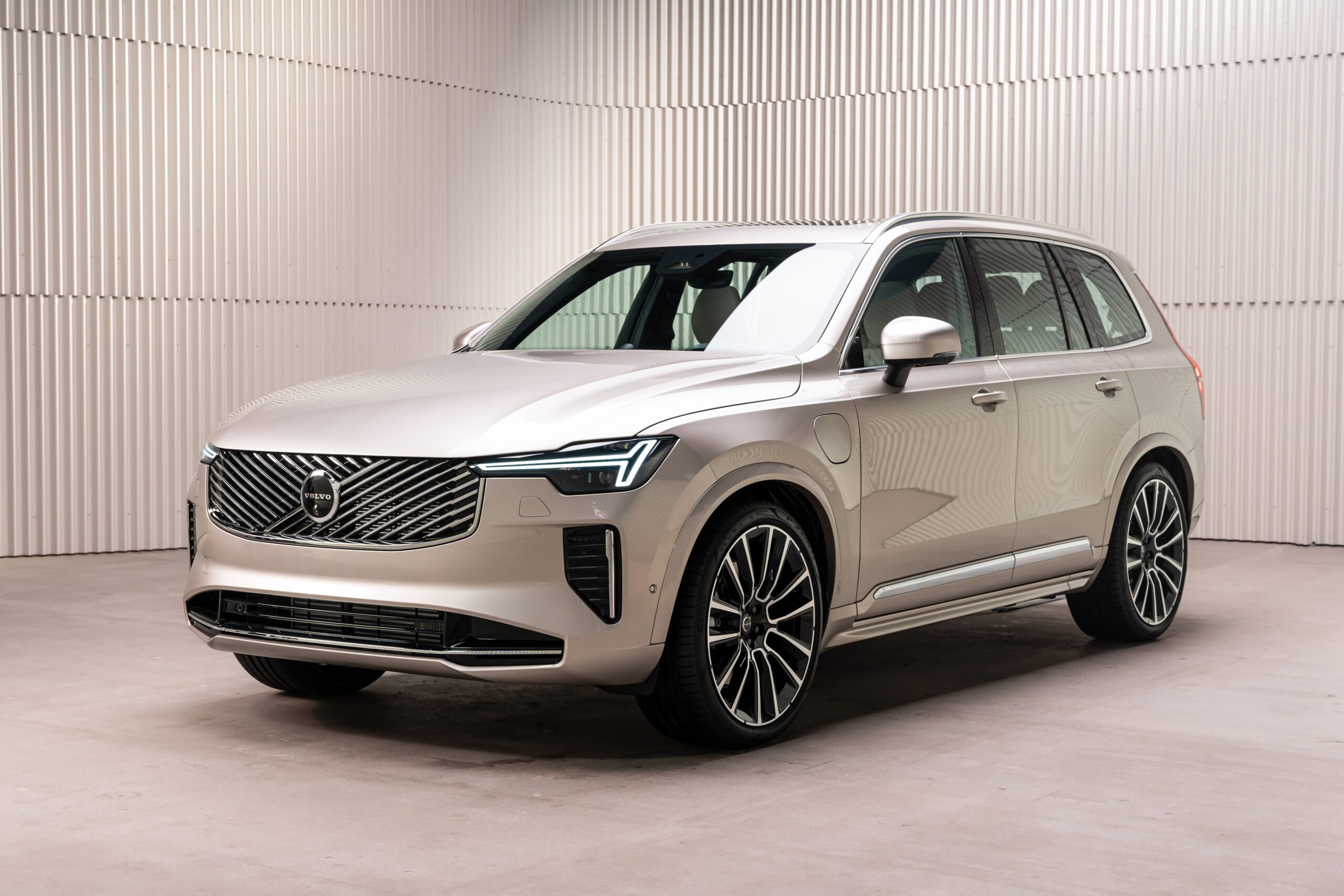 New Volvo XC90: studio still
