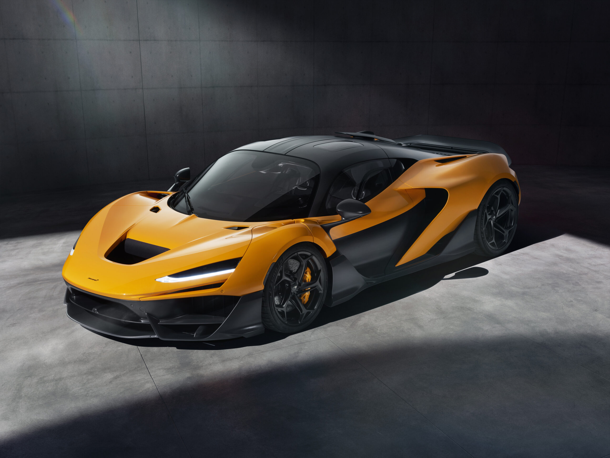 Original-16864-02-mclaren-w1